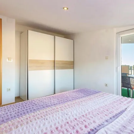 Appartamento Two-bedroom In Medolino